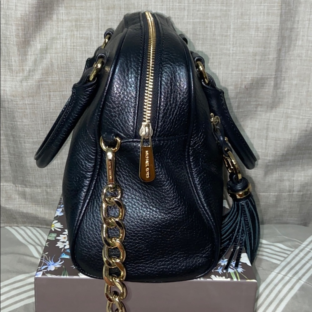 • HOST PICK• Michael Kors Handbag - Picture 3 of 8